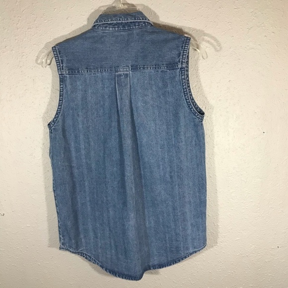 Hard Rock Cafe “Bahrain” Sleeveless Denim Shirt - Picture 4 of 6